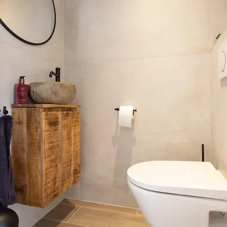 Διαμέρισμα Modern Close To The For 6