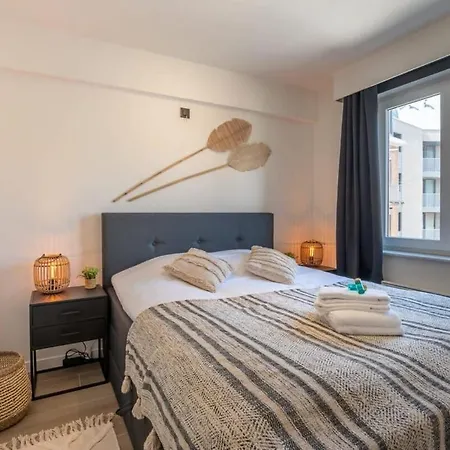 Διαμέρισμα Modern Close To The For 6 *